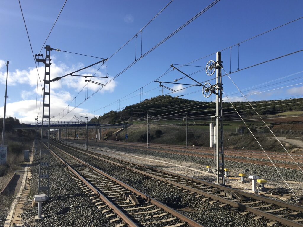 ELECTRIFICACION LINEA ALTA VELOCIDAD FERROCARRIL TECIMAN - Teciman Metrología